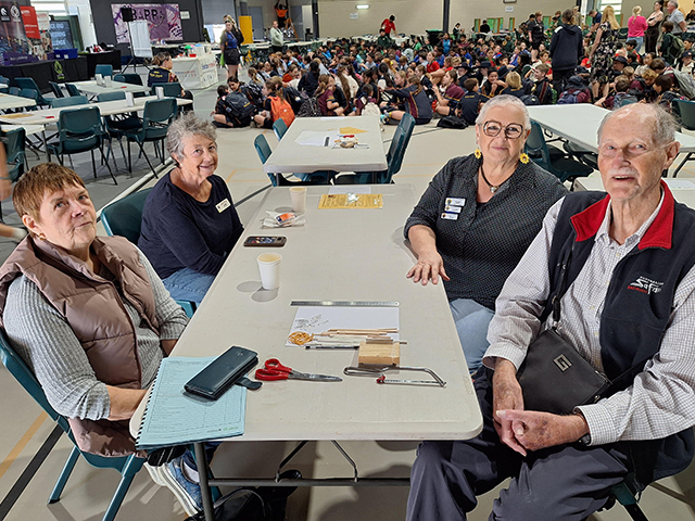 Probus Volunteers from Logan Village and Park Ridge Probus Clubs.